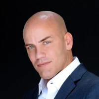 Деррик Пирс Derrick Pierce