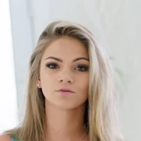 Афина Фарис Athena Faris